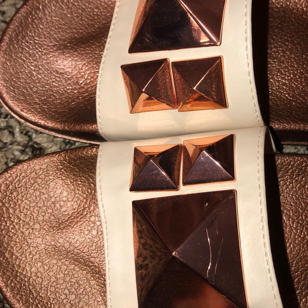 shoes - Picture 3 of 4